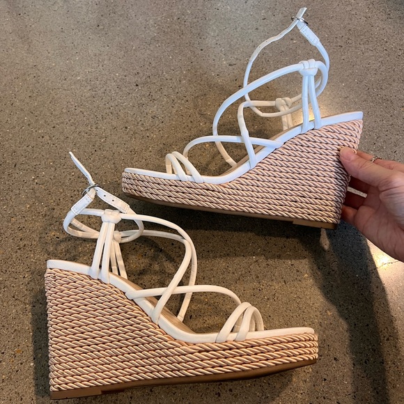 Marc fisher ZARAH STRAPPY ESPADRILLE WEDGE SANDAL worn once - Picture 6 of 10